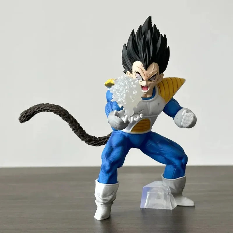 Vegeta Figure with Artificial Moon – 17cm Dragon Ball Z PVC Action Statue - Image 2
