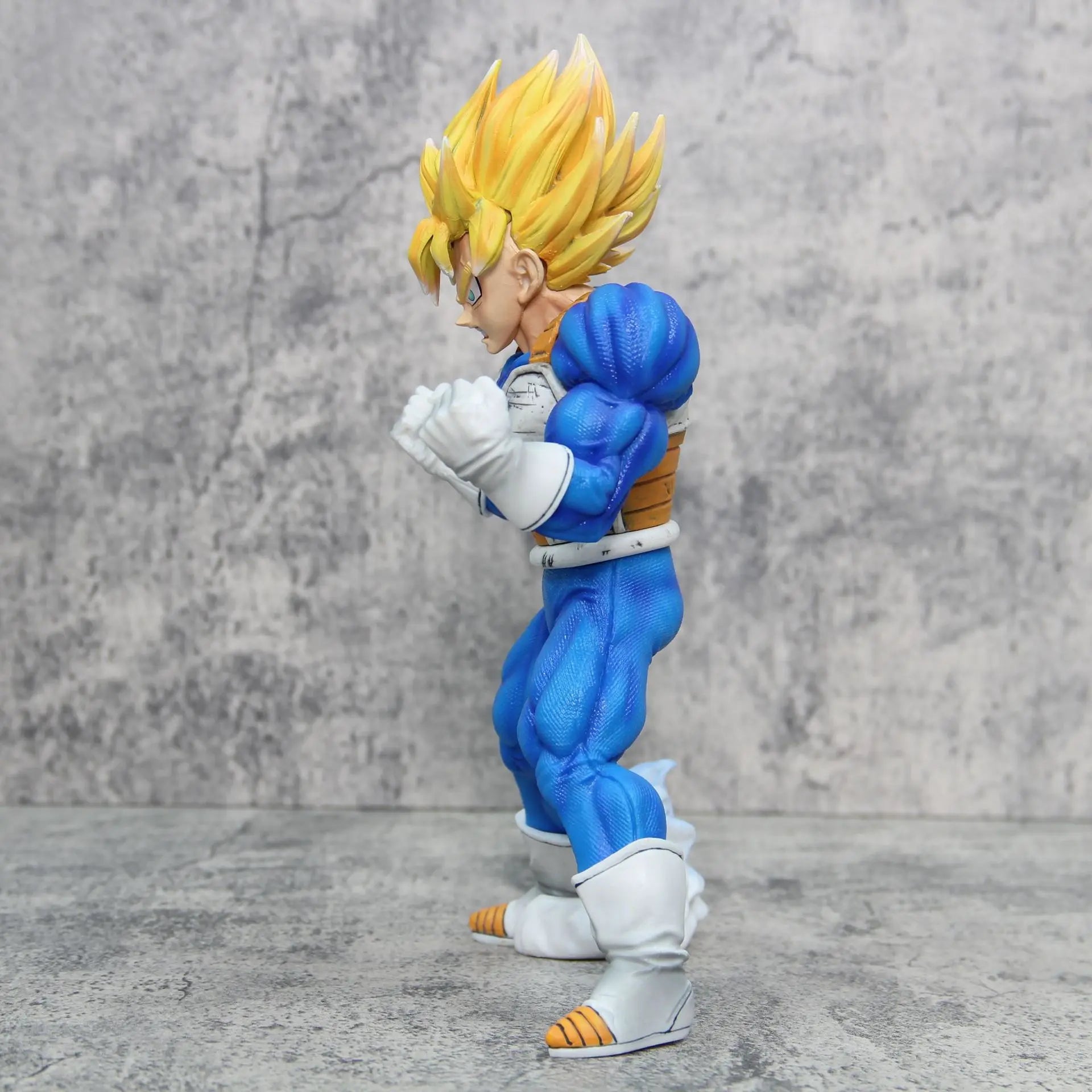 Dragon Ball Super Saiyan Goku Figure – Perfect for Anime Collectors - Image 4